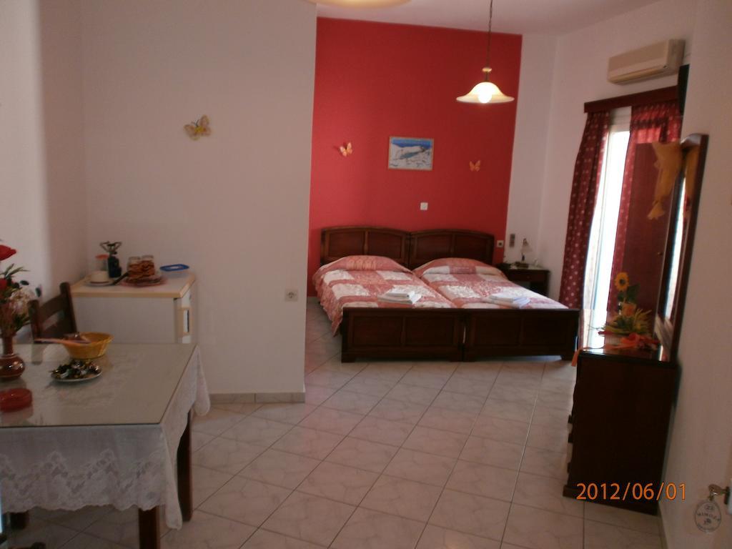 Aparthotel Mimoza Adamantas  Zimmer foto